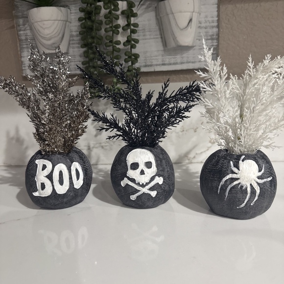 Halloween Black Mini Pumpkin Decor - Spider, Skull & Boo - Picture 1 of 4